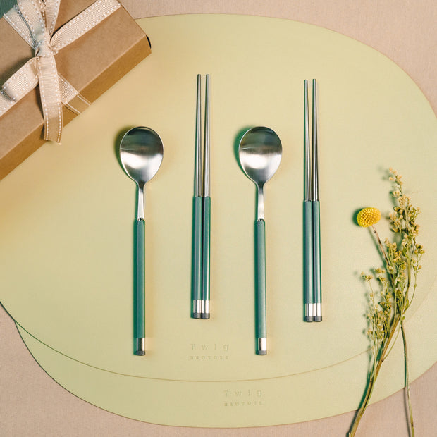 Kara Satin Fusion Dining Gift Set